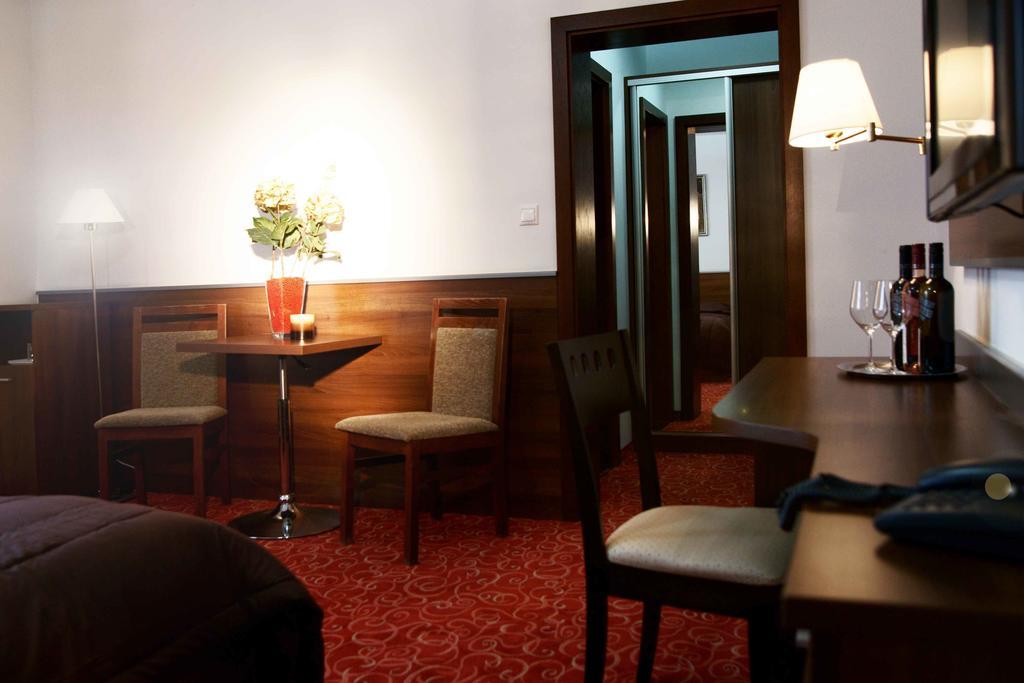 Hotel Barbakan Trnava Kamer foto