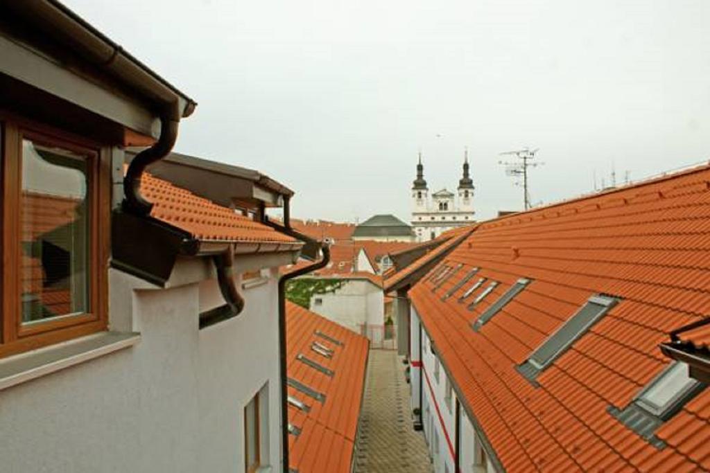 Hotel Barbakan Trnava Buitenkant foto